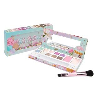 Petite n Pretty - Oh, So Sweet Eyeshadow & Cheek Blush Highlighter Palette Y2K